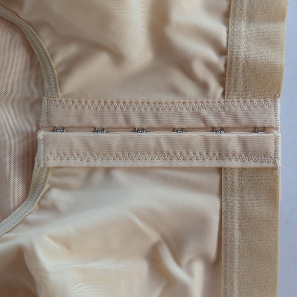 Front Closure Wirefree Mesh Sports Bra LARGE Creamy Nude - Picture 2 of 10